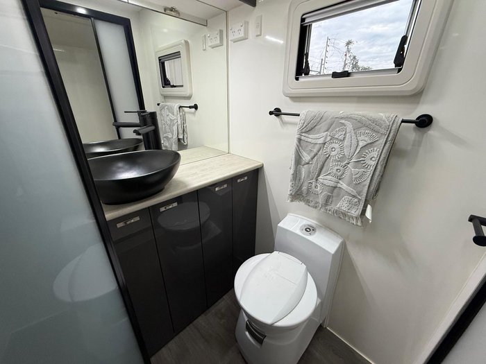 2021 Urban Caravans Xterrain 21 Family Bunk