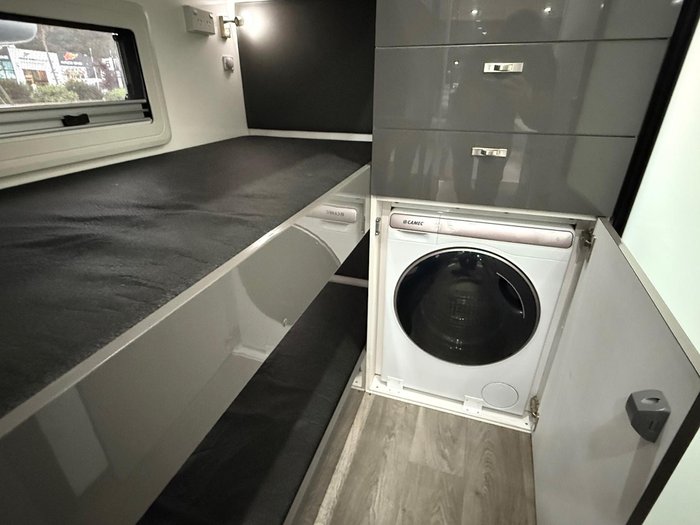 2021 Urban Caravans Xterrain 21 Family Bunk