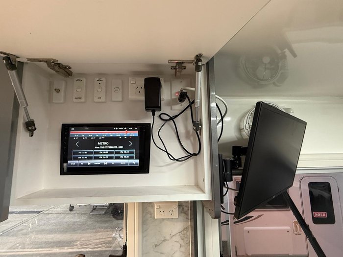 2023 Urban Caravans Xterrain 20 Club Lounge