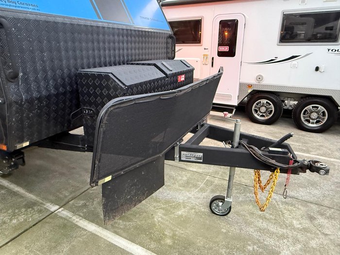 2023 Urban Caravans Xterrain 20 Club Lounge