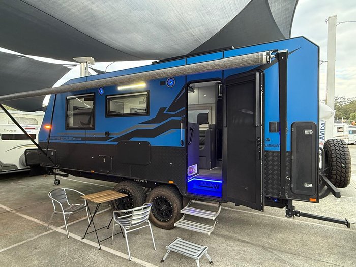 2023 Urban Caravans Xterrain 20 Club Lounge