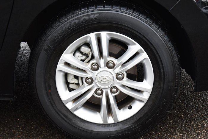 2022 LDV G10 + SV7C Obsidian Black