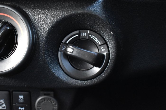 2021 Toyota Hilux SR GUN126R 4X4 Dual Range Glacier White