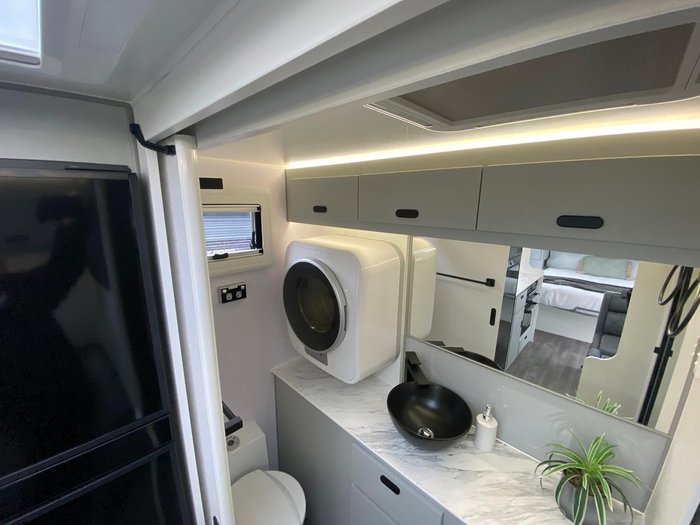 2025 JB Caravans Gator X 17'10 Front Door Full Off Road