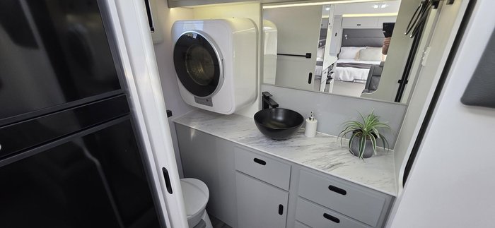 2025 JB Caravans Gator X 17'10 Front Door Full Off Road