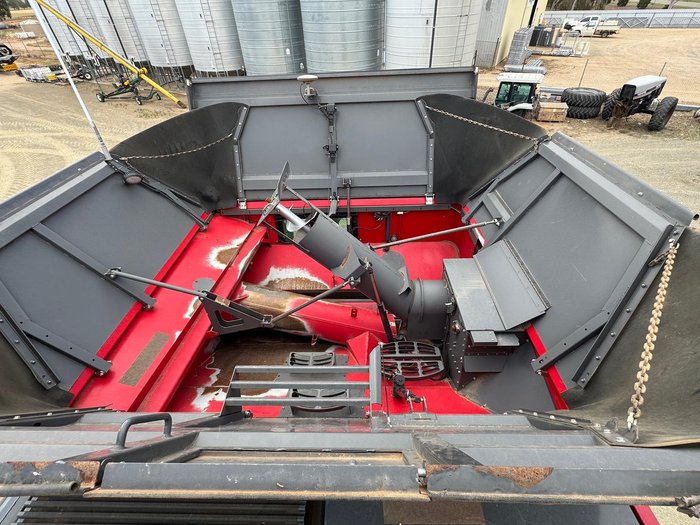 2016 Massey Ferguson 9565 Red