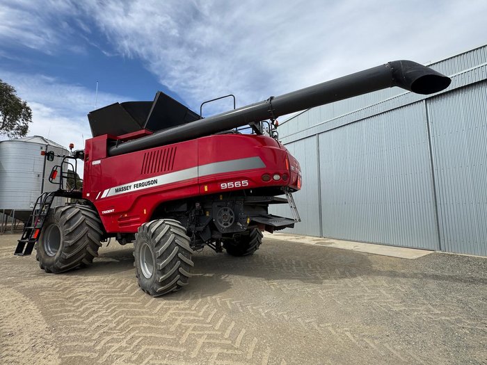 2016 Massey Ferguson 9565 Red