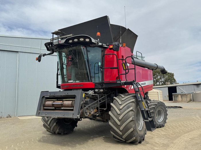 2016 Massey Ferguson 9565 Red