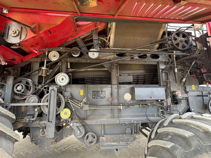 2016 Massey Ferguson 9565 Red