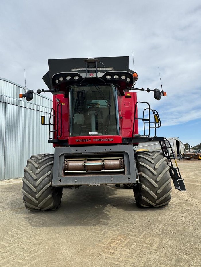 2016 Massey Ferguson 9565 Red