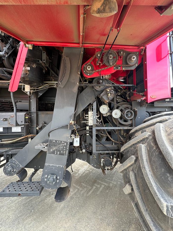 2016 Massey Ferguson 9565 Red