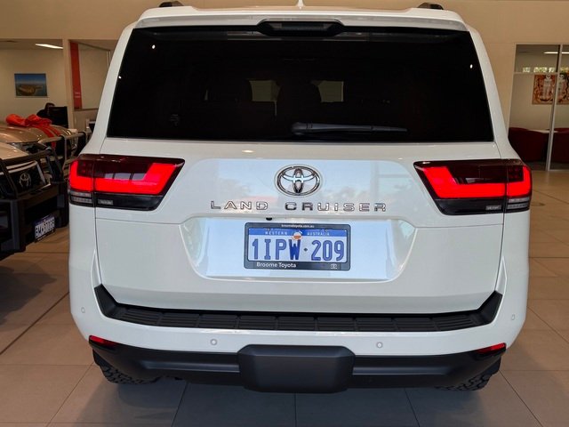2024 Toyota LANDCRUISER LC300 3.3L V6 DSL VX 7 Seats