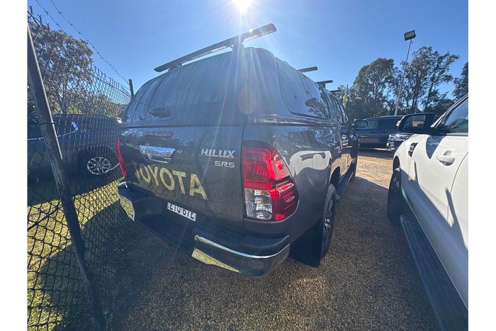 2017 Toyota Hilux SR5