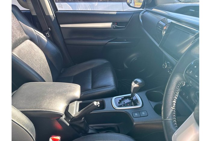 2017 Toyota Hilux SR5
