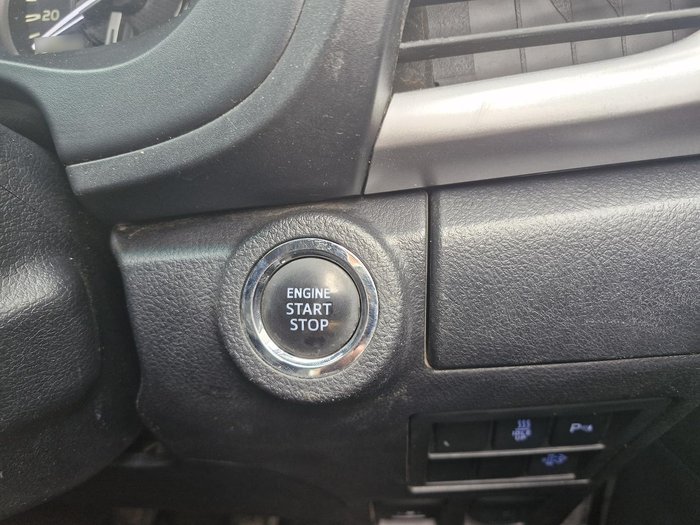 2022 Toyota Hilux SR5