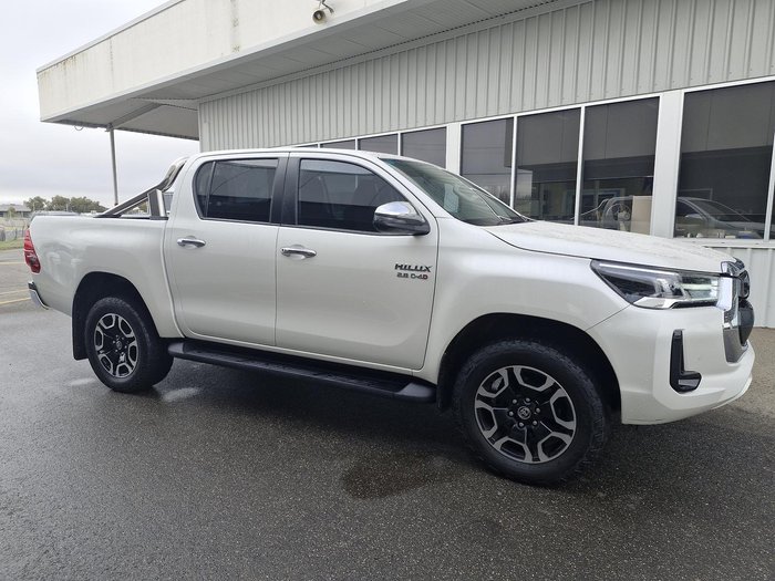 2022 Toyota Hilux SR5