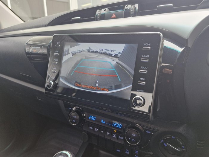 2022 Toyota Hilux SR5