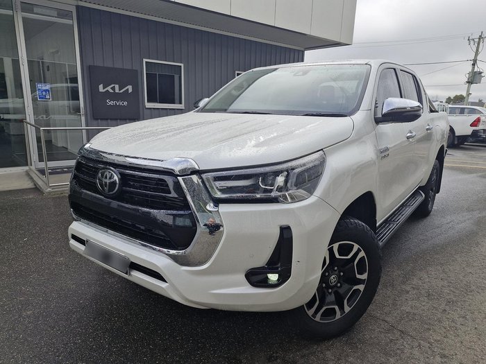 2022 Toyota Hilux SR5