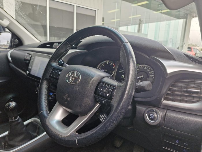 2022 Toyota Hilux SR5