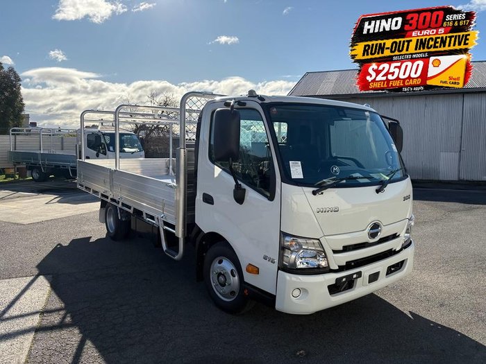 2025 Hino 300 616 Wide At With Genuine Tray