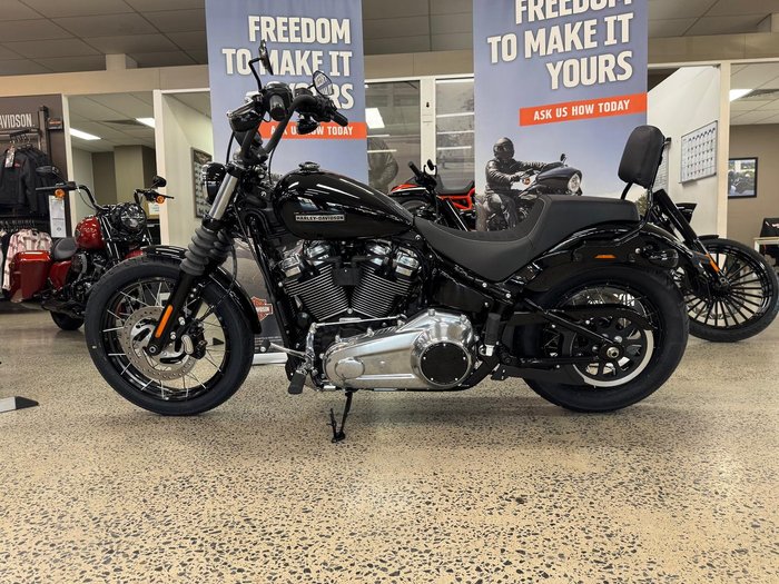2025 Harley-Davidson Street Bob 117 (FXBB) Softail Black