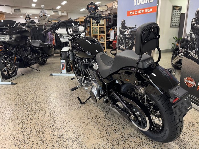 2025 Harley-Davidson Street Bob 117 (FXBB) Softail Black