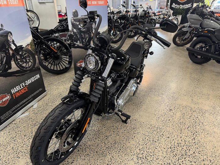 2025 Harley-Davidson Street Bob 117 (FXBB) Softail Black