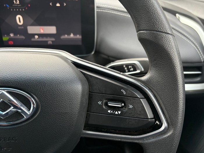 2023 LDV MIFA Mode Dynasty Red