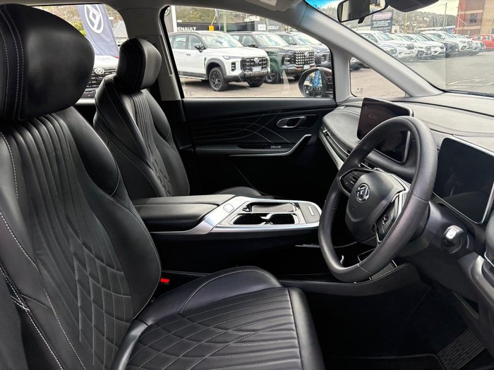 2023 LDV MIFA Mode Dynasty Red