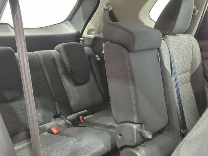 2024 Nissan X-TRAIL ST