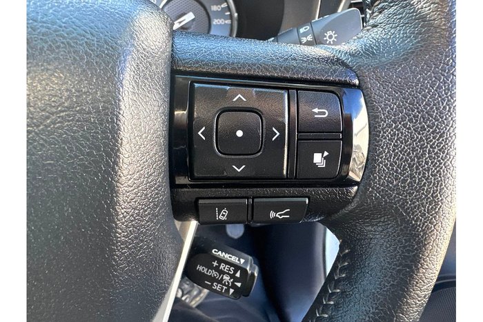 2022 Toyota Hilux SR5
