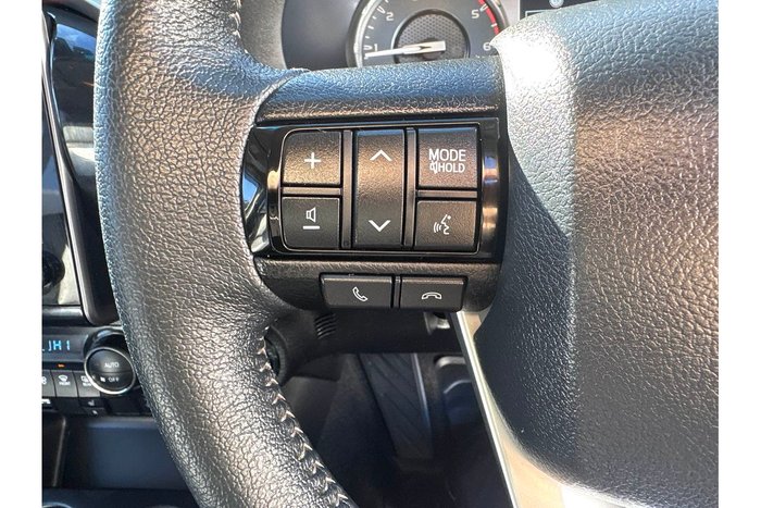 2022 Toyota Hilux SR5