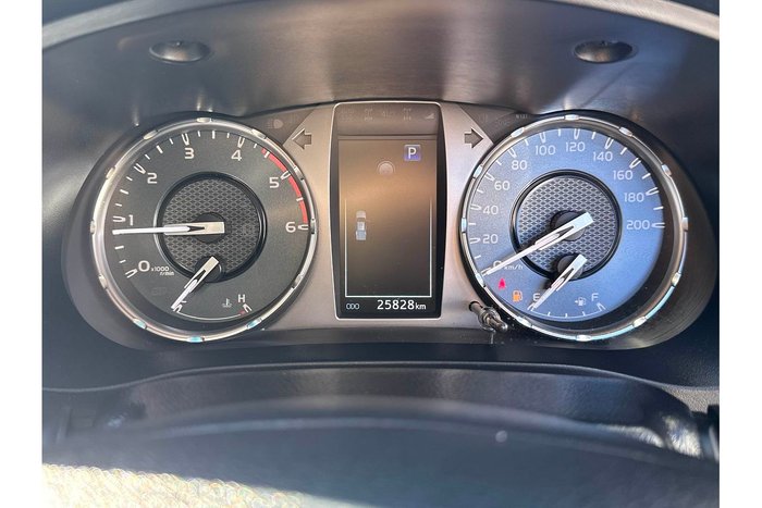 2022 Toyota Hilux SR5