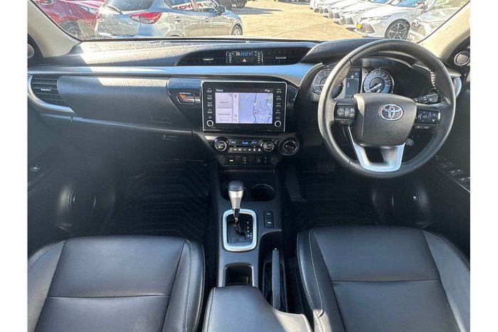2022 Toyota Hilux SR5