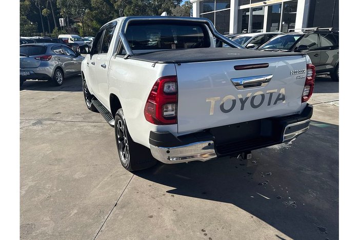 2022 Toyota Hilux SR5