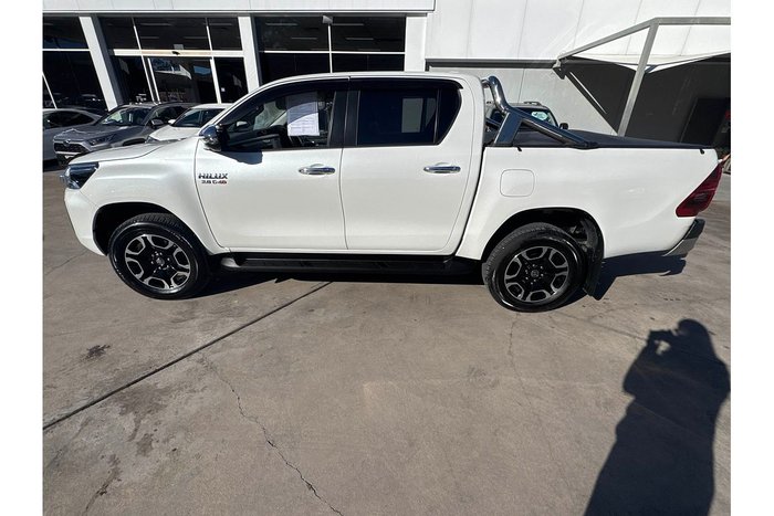 2022 Toyota Hilux SR5