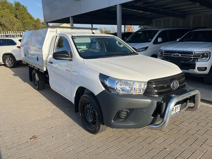 2018 Toyota Hilux Workmate TGN121R 4x2 Glacier White