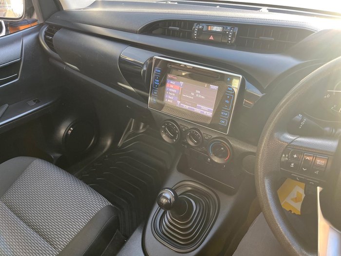 2018 Toyota Hilux Workmate TGN121R 4x2 Glacier White