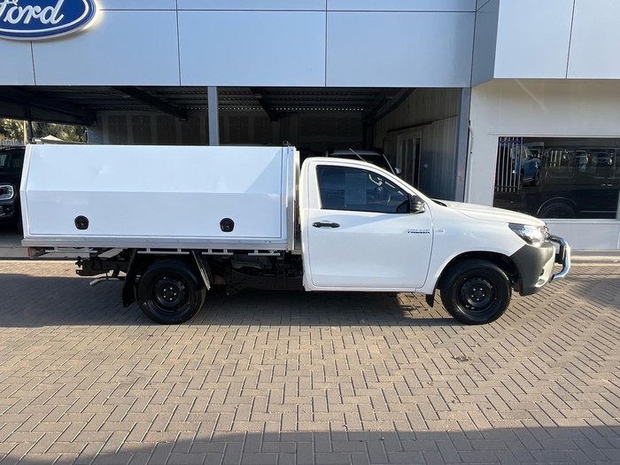 2018 Toyota Hilux Workmate TGN121R 4x2 Glacier White