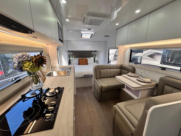2025 Crusader My25 Musketeer Aramis Cafe Ensuite - Immediate Delivery