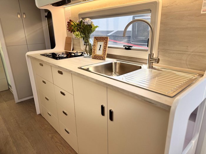 2025 Crusader My25 Musketeer Aramis Cafe Ensuite - Immediate Delivery
