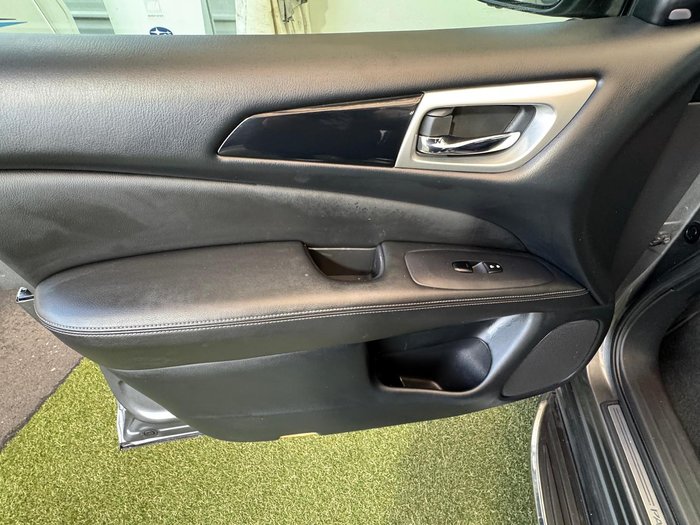 2018 Nissan Pathfinder ST-L