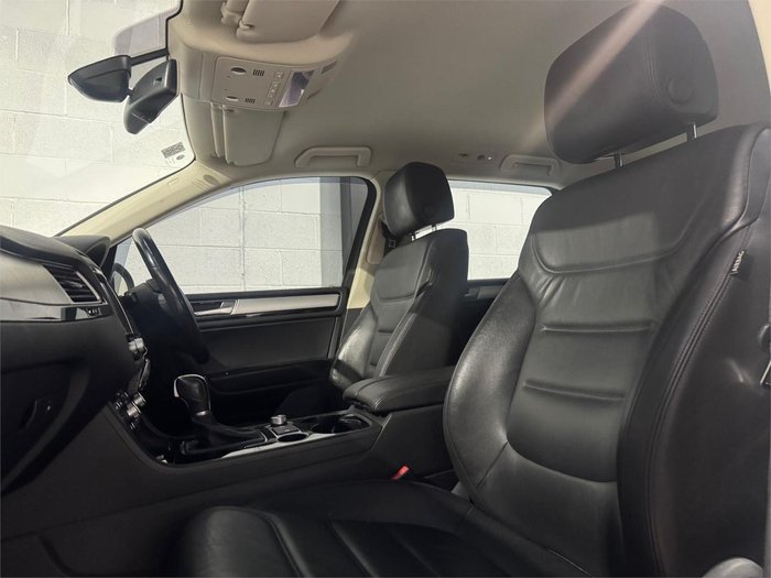 2015 Volkswagen Touareg 150TDI 7P MY15 Four Wheel Drive Pure White