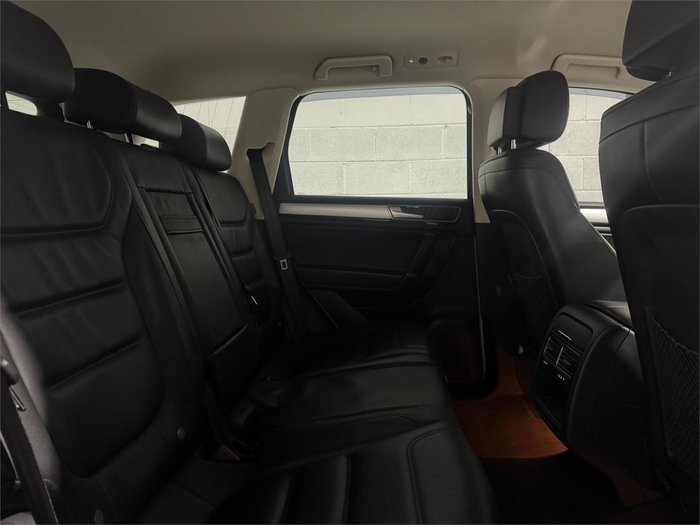 2015 Volkswagen Touareg 150TDI 7P MY15 Four Wheel Drive Pure White