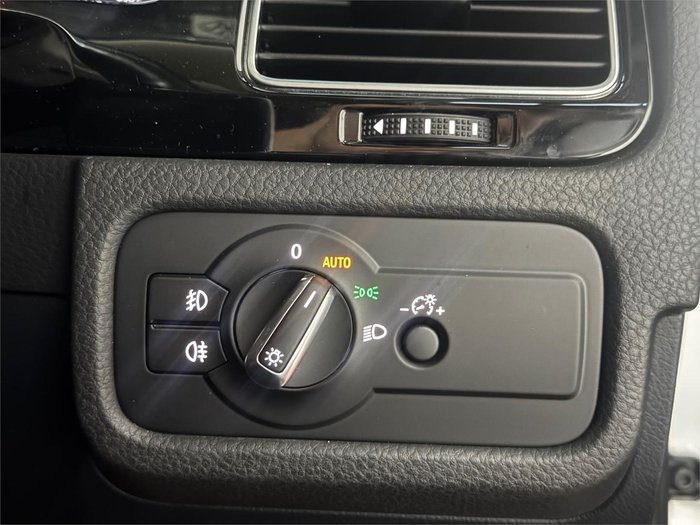2015 Volkswagen Touareg 150TDI 7P MY15 Four Wheel Drive Pure White