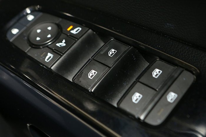 2022 Nissan Pathfinder ST-L