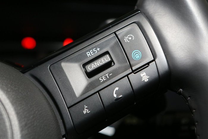 2022 Nissan Pathfinder ST-L