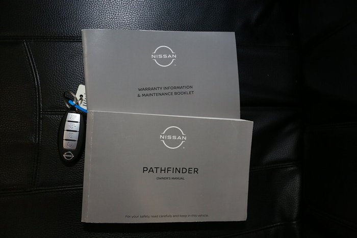 2022 Nissan Pathfinder ST-L