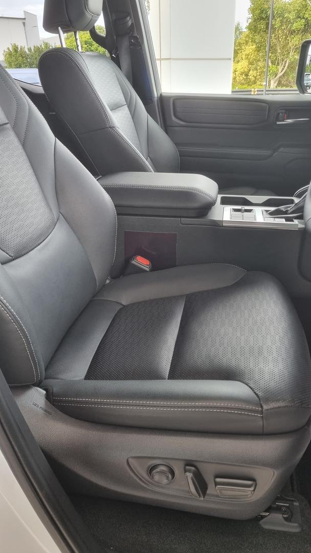 2024 Toyota Landcruiser Prado VX