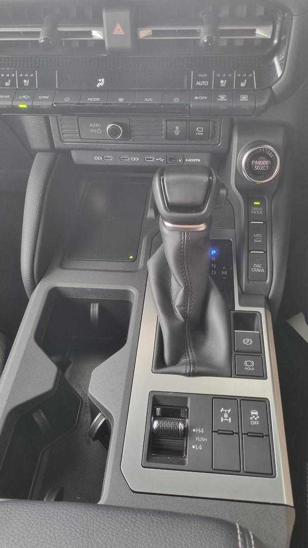 2024 Toyota Landcruiser Prado VX